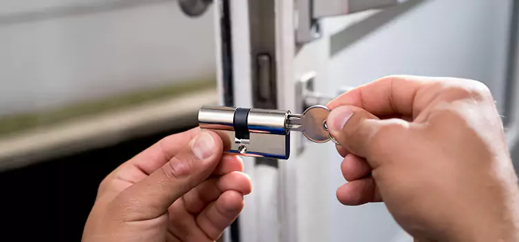 Emergency Locksmith for House Lake in the Hills